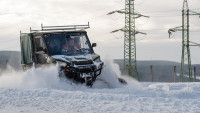 čez V zimním období usnadňuje a zrychluje práce v terénu i čtyřkolka Polaris